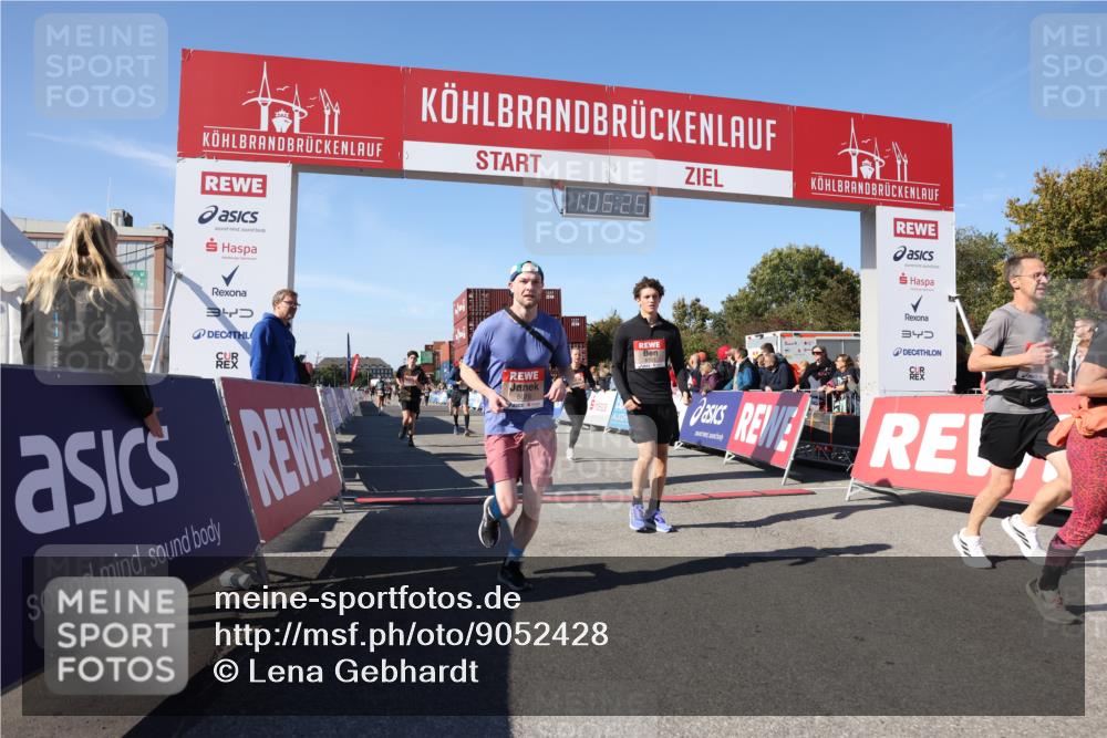 03.10.2025 - Köhlbrandbrückenlauf Lena Gebhardt http://msf.ph/oto/9052428 03.10.2025 13:06:25 Ziel 4124, 4396, 4550, 4658, 4659, 5563, 5641, 5970, 6193, 6850 meine-sportfotos.de