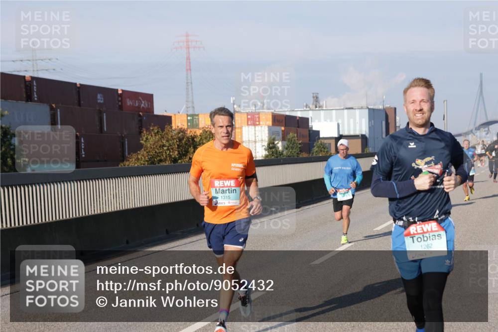 03.10.2025 - Köhlbrandbrückenlauf Jannik Wohlers http://msf.ph/oto/9052432 03.10.2025 09:46:47 Position 3 1315, 1262 meine-sportfotos.de