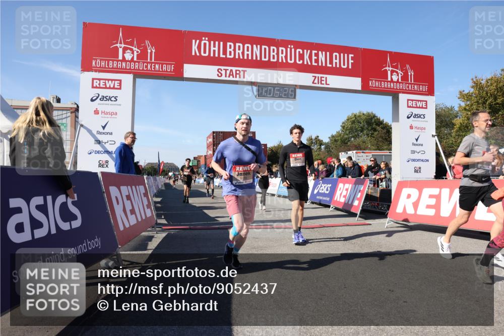 03.10.2025 - Köhlbrandbrückenlauf Lena Gebhardt http://msf.ph/oto/9052437 03.10.2025 13:06:25 Ziel 4124, 4396, 4550, 4658, 4659, 5563, 5641, 5970, 6193, 6850 meine-sportfotos.de