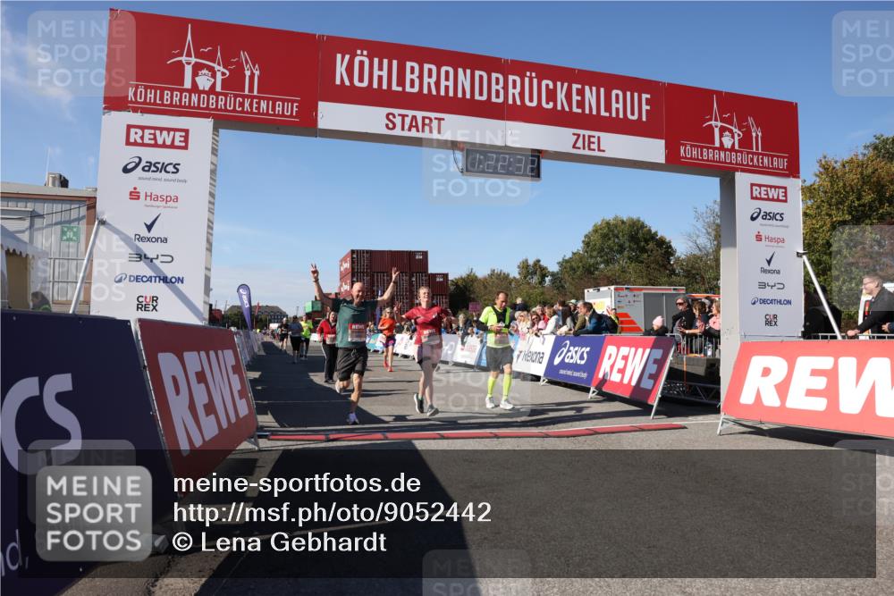 03.10.2025 - Köhlbrandbrückenlauf Lena Gebhardt http://msf.ph/oto/9052442 03.10.2025 13:22:33 Ziel 4481, 4482, 4508, 5122, 5125, 5167, 5213, 5214, 5272, 5675, 5839, 5851, 5928, 5929, 5933, 5982, 6188, 6300, 6413, 6733 meine-sportfotos.de