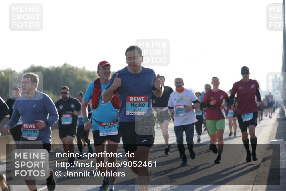 03.10.2025 - Köhlbrandbrückenlauf Jannik Wohlers http://msf.ph/oto/9052461 03.10.2025 09:19:25 Position 3 3037, 1757, 2026 meine-sportfotos.de