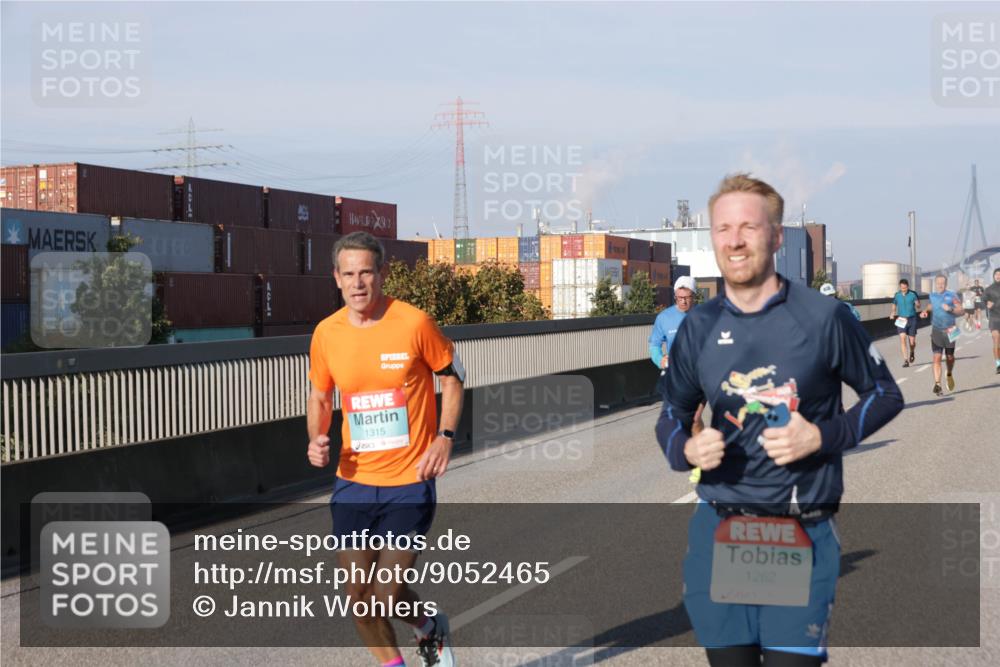 03.10.2025 - Köhlbrandbrückenlauf Jannik Wohlers http://msf.ph/oto/9052465 03.10.2025 09:46:47 Position 3 30, 00, 1315, 1262 meine-sportfotos.de