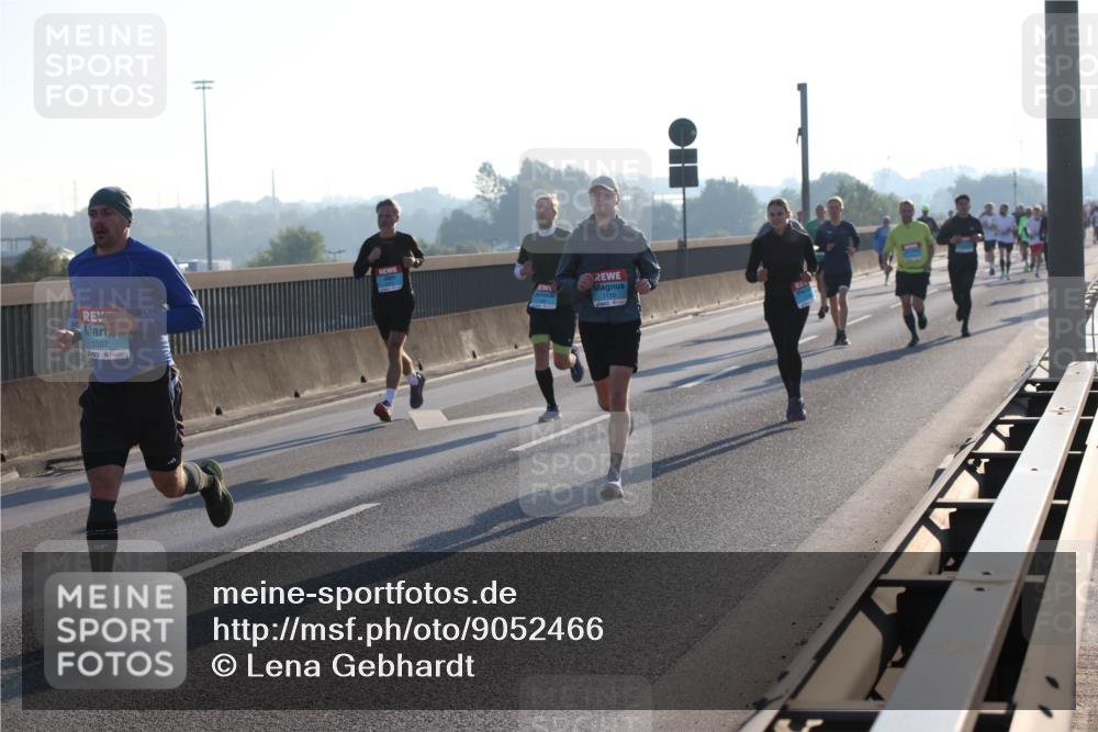03.10.2025 - Köhlbrandbrückenlauf Lena Gebhardt http://msf.ph/oto/9052466 03.10.2025 09:15:17 Position 1  meine-sportfotos.de
