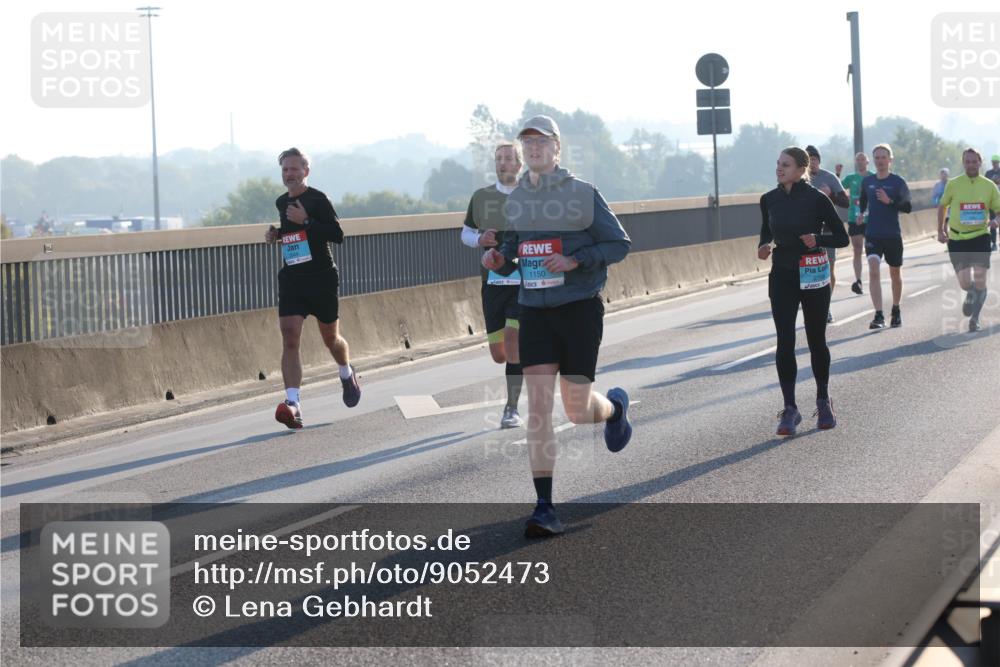 03.10.2025 - Köhlbrandbrückenlauf Lena Gebhardt http://msf.ph/oto/9052473 03.10.2025 09:15:18 Position 1  meine-sportfotos.de