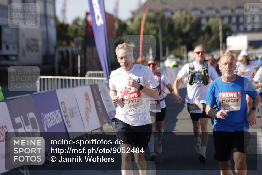 03.10.2025 - Köhlbrandbrückenlauf Jannik Wohlers http://msf.ph/oto/9052484 03.10.2025 13:09:06 Ziel 4057, 4138, 4197, 4346, 4351, 4381, 4403, 4486, 4505, 4901, 5242, 5705, 5842, 5953, 6372, 6562, 6630, 6814, 6816 meine-sportfotos.de