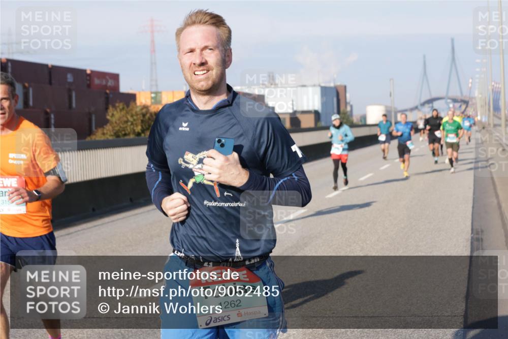 03.10.2025 - Köhlbrandbrückenlauf Jannik Wohlers http://msf.ph/oto/9052485 03.10.2025 09:46:48 Position 3 315, 1262 meine-sportfotos.de