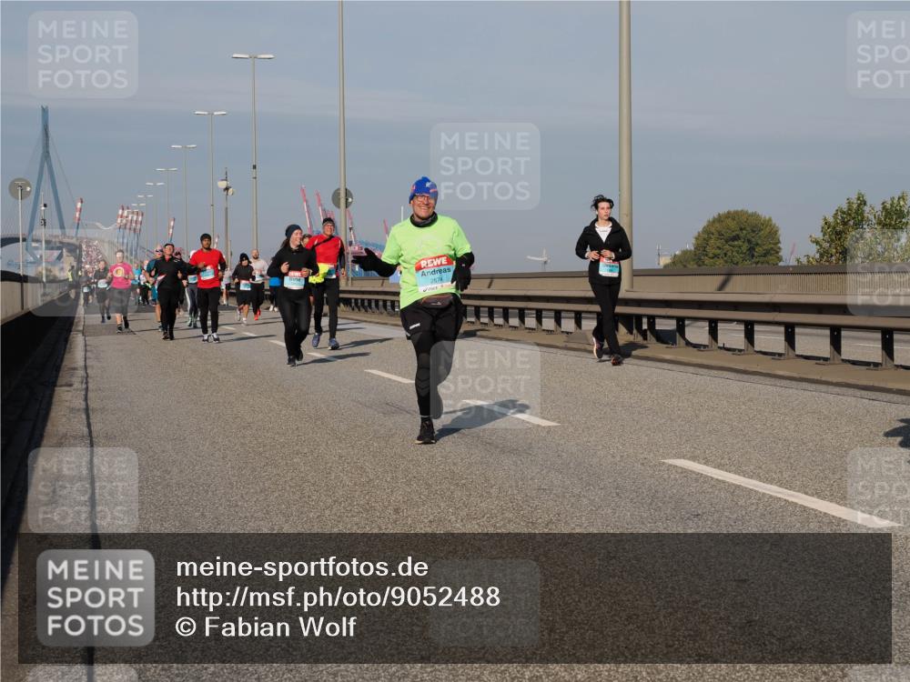03.10.2025 - Köhlbrandbrückenlauf Fabian Wolf http://msf.ph/oto/9052488 03.10.2025 10:02:11 Position 3 2674 meine-sportfotos.de