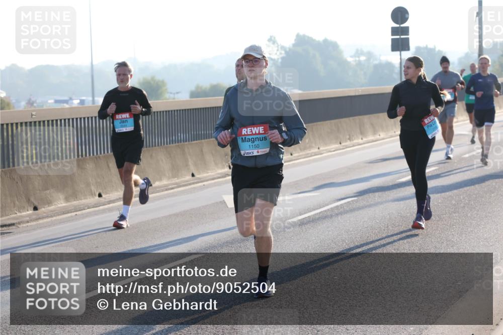 03.10.2025 - Köhlbrandbrückenlauf Lena Gebhardt http://msf.ph/oto/9052504 03.10.2025 09:15:18 Position 1 1150 meine-sportfotos.de