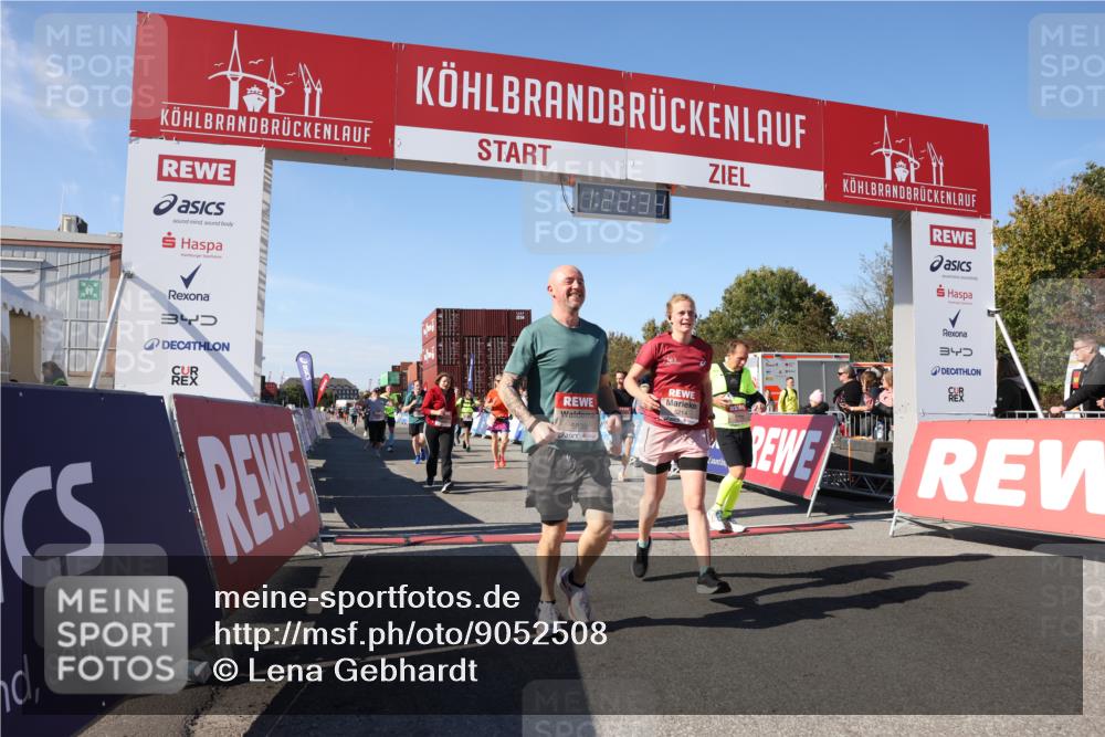 03.10.2025 - Köhlbrandbrückenlauf Lena Gebhardt http://msf.ph/oto/9052508 03.10.2025 13:22:34 Ziel 4481, 4482, 4508, 5122, 5125, 5167, 5213, 5214, 5272, 5675, 5839, 5928, 5933, 5982, 6188, 6300, 6413, 6733 meine-sportfotos.de