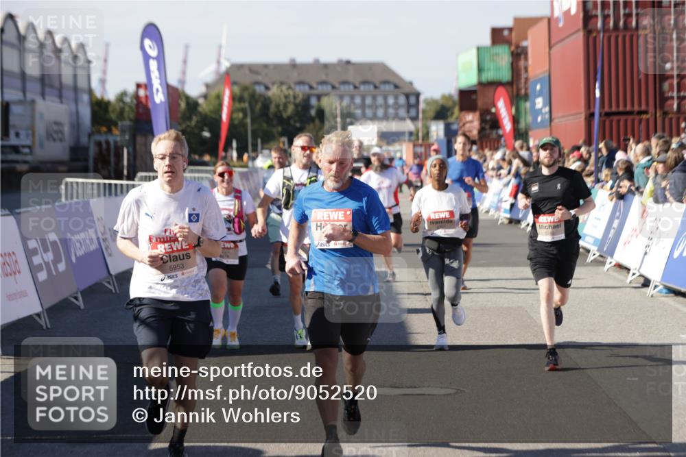 03.10.2025 - Köhlbrandbrückenlauf Jannik Wohlers http://msf.ph/oto/9052520 03.10.2025 13:09:07 Ziel 4057, 4197, 4346, 4351, 4377, 4381, 4403, 4486, 4505, 4901, 5242, 5842, 5953, 6372, 6562, 6630, 6814, 6816 meine-sportfotos.de