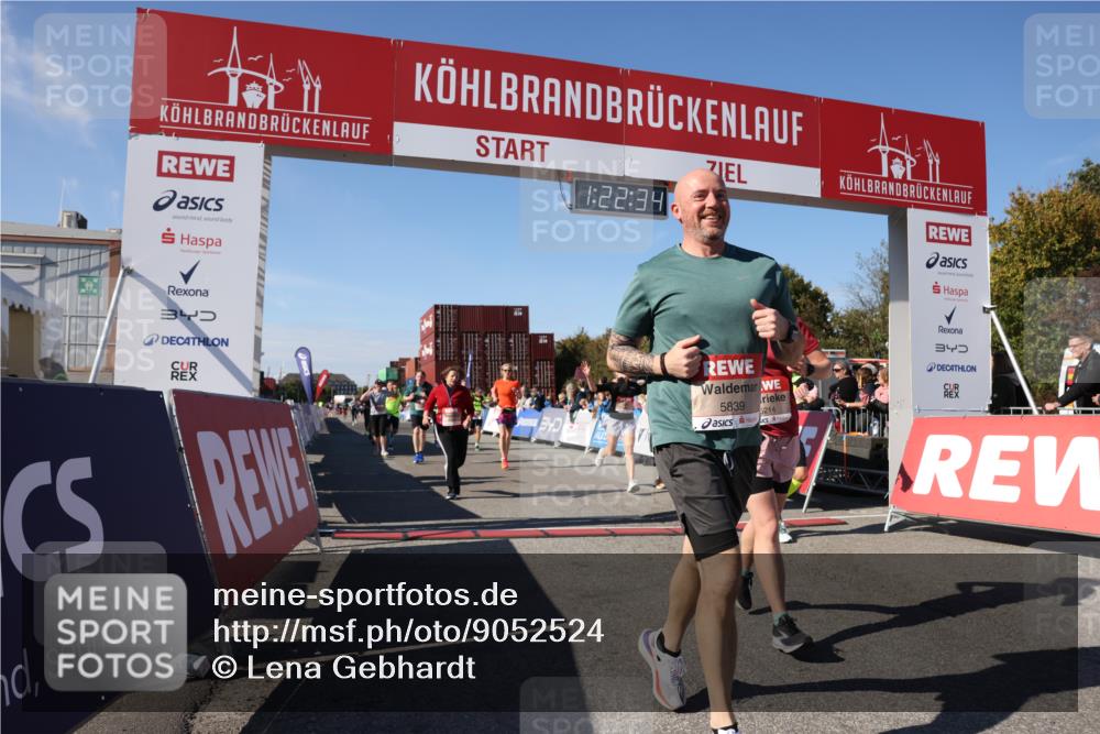 03.10.2025 - Köhlbrandbrückenlauf Lena Gebhardt http://msf.ph/oto/9052524 03.10.2025 13:22:34 Ziel 4481, 4482, 4508, 5122, 5125, 5167, 5213, 5214, 5272, 5675, 5839, 5928, 5933, 5982, 6188, 6300, 6413, 6733 meine-sportfotos.de
