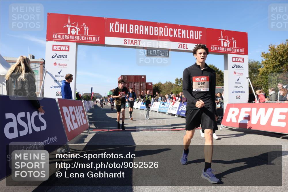 03.10.2025 - Köhlbrandbrückenlauf Lena Gebhardt http://msf.ph/oto/9052526 03.10.2025 13:06:27 Ziel 4015, 4122, 4124, 4396, 4550, 4658, 4659, 5563, 5641, 5970, 6193 meine-sportfotos.de