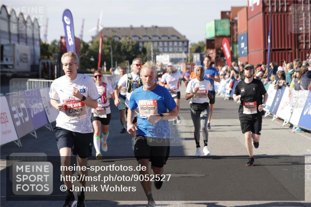 03.10.2025 - Köhlbrandbrückenlauf Jannik Wohlers http://msf.ph/oto/9052527 03.10.2025 13:09:07 Ziel 4057, 4197, 4346, 4351, 4377, 4381, 4403, 4486, 4505, 4901, 5242, 5842, 5953, 6372, 6562, 6630, 6814, 6816 meine-sportfotos.de