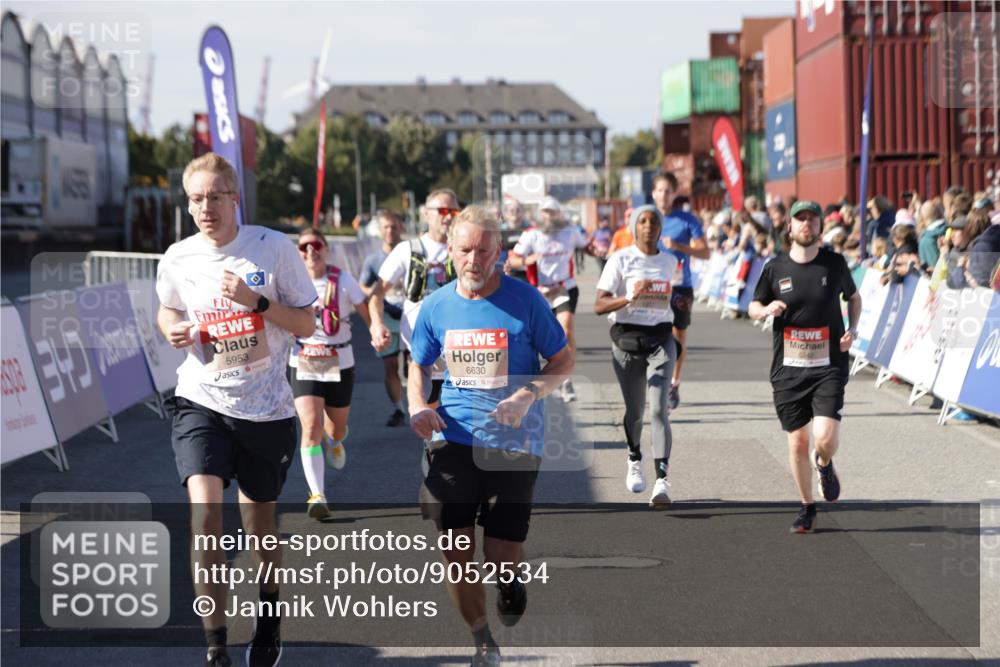 03.10.2025 - Köhlbrandbrückenlauf Jannik Wohlers http://msf.ph/oto/9052534 03.10.2025 13:09:07 Ziel 4057, 4197, 4346, 4351, 4377, 4381, 4403, 4486, 4505, 4901, 5242, 5842, 5953, 6372, 6562, 6630, 6814, 6816 meine-sportfotos.de