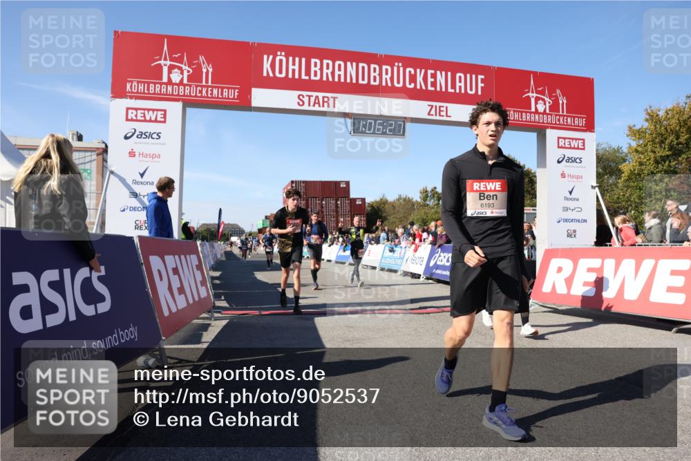 03.10.2025 - Köhlbrandbrückenlauf Lena Gebhardt http://msf.ph/oto/9052537 03.10.2025 13:06:27 Ziel 4015, 4122, 4124, 4396, 4550, 4658, 4659, 5563, 5641, 5970, 6193 meine-sportfotos.de