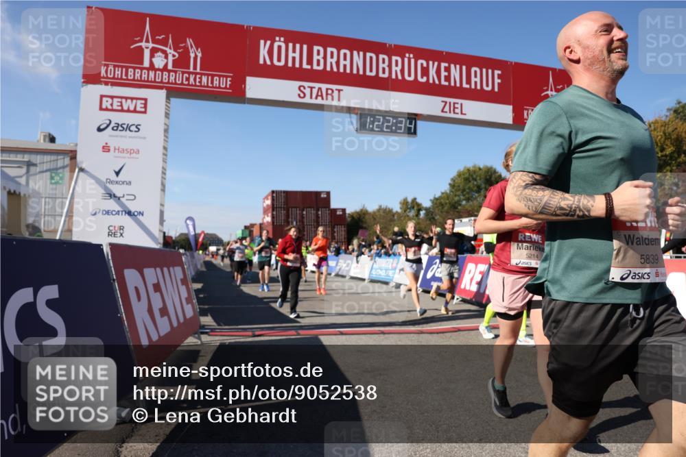 03.10.2025 - Köhlbrandbrückenlauf Lena Gebhardt http://msf.ph/oto/9052538 03.10.2025 13:22:35 Ziel 4481, 4482, 4508, 5122, 5125, 5167, 5213, 5214, 5272, 5675, 5839, 5928, 5933, 5982, 6261, 6300, 6413, 6733 meine-sportfotos.de