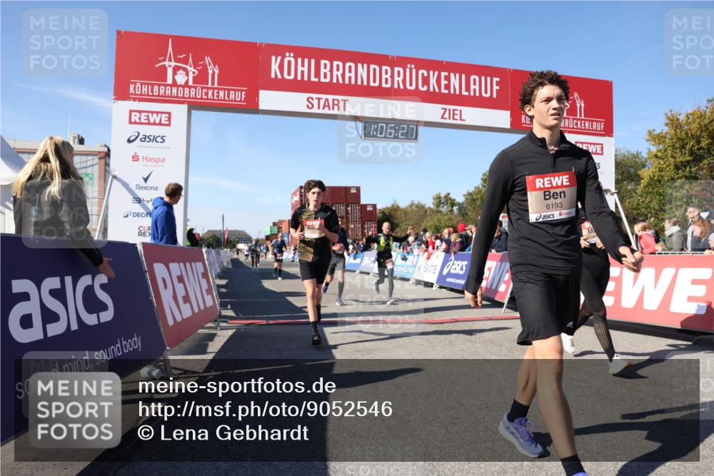 03.10.2025 - Köhlbrandbrückenlauf Lena Gebhardt http://msf.ph/oto/9052546 03.10.2025 13:06:28 Ziel 4015, 4122, 4124, 4396, 4550, 4658, 4659, 5563, 5641, 5970, 6193 meine-sportfotos.de
