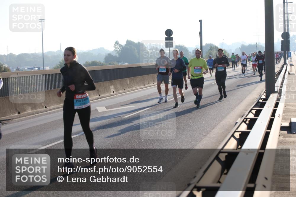 03.10.2025 - Köhlbrandbrückenlauf Lena Gebhardt http://msf.ph/oto/9052554 03.10.2025 09:15:20 Position 1 2708 meine-sportfotos.de