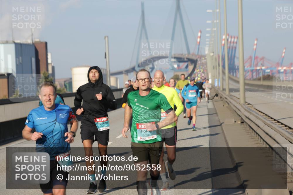 03.10.2025 - Köhlbrandbrückenlauf Jannik Wohlers http://msf.ph/oto/9052558 03.10.2025 09:46:52 Position 3 271, 2948, 3658 meine-sportfotos.de