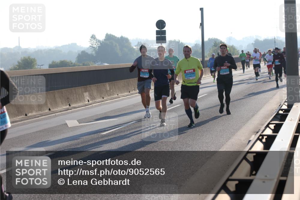 03.10.2025 - Köhlbrandbrückenlauf Lena Gebhardt http://msf.ph/oto/9052565 03.10.2025 09:15:20 Position 1  meine-sportfotos.de