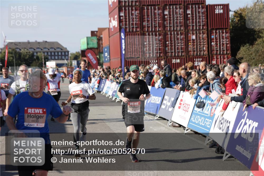 03.10.2025 - Köhlbrandbrückenlauf Jannik Wohlers http://msf.ph/oto/9052570 03.10.2025 13:09:08 Ziel 4057, 4197, 4346, 4351, 4377, 4381, 4403, 4486, 4505, 4901, 5242, 5740, 5953, 6372, 6562, 6630, 6814, 6816 meine-sportfotos.de