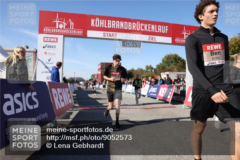 03.10.2025 - Köhlbrandbrückenlauf Lena Gebhardt http://msf.ph/oto/9052573 03.10.2025 13:06:28 Ziel 4015, 4122, 4124, 4396, 4550, 4658, 4659, 5563, 5641, 5970, 6193 meine-sportfotos.de