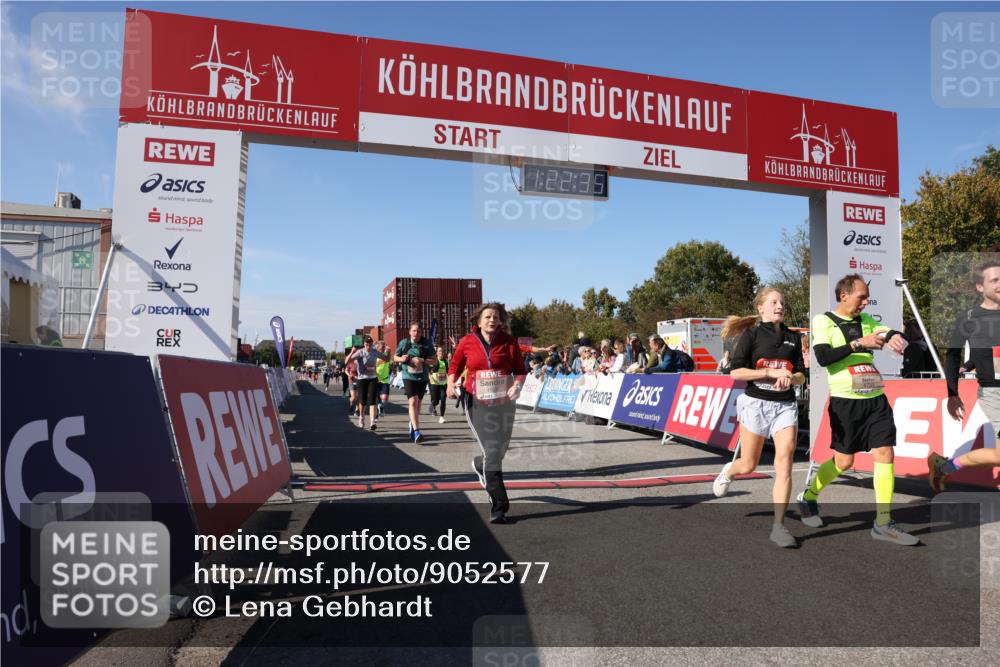 03.10.2025 - Köhlbrandbrückenlauf Lena Gebhardt http://msf.ph/oto/9052577 03.10.2025 13:22:36 Ziel 4481, 4482, 4508, 5122, 5125, 5167, 5213, 5214, 5675, 5839, 5928, 5933, 5982, 6261, 6300, 6413, 6733 meine-sportfotos.de