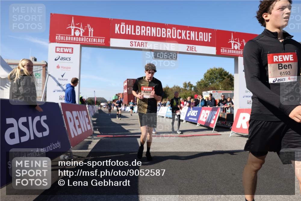 03.10.2025 - Köhlbrandbrückenlauf Lena Gebhardt http://msf.ph/oto/9052587 03.10.2025 13:06:28 Ziel 4015, 4122, 4124, 4396, 4550, 4658, 4659, 5563, 5641, 5970, 6193 meine-sportfotos.de