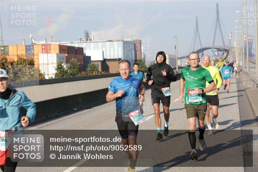 03.10.2025 - Köhlbrandbrückenlauf Jannik Wohlers http://msf.ph/oto/9052589 03.10.2025 09:46:53 Position 3 330, 2712, 3658 meine-sportfotos.de