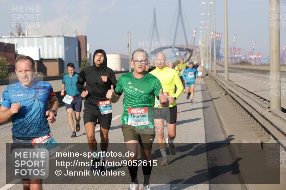 03.10.2025 - Köhlbrandbrückenlauf Jannik Wohlers http://msf.ph/oto/9052615 03.10.2025 09:46:54 Position 3 2712, 2948, 3658 meine-sportfotos.de