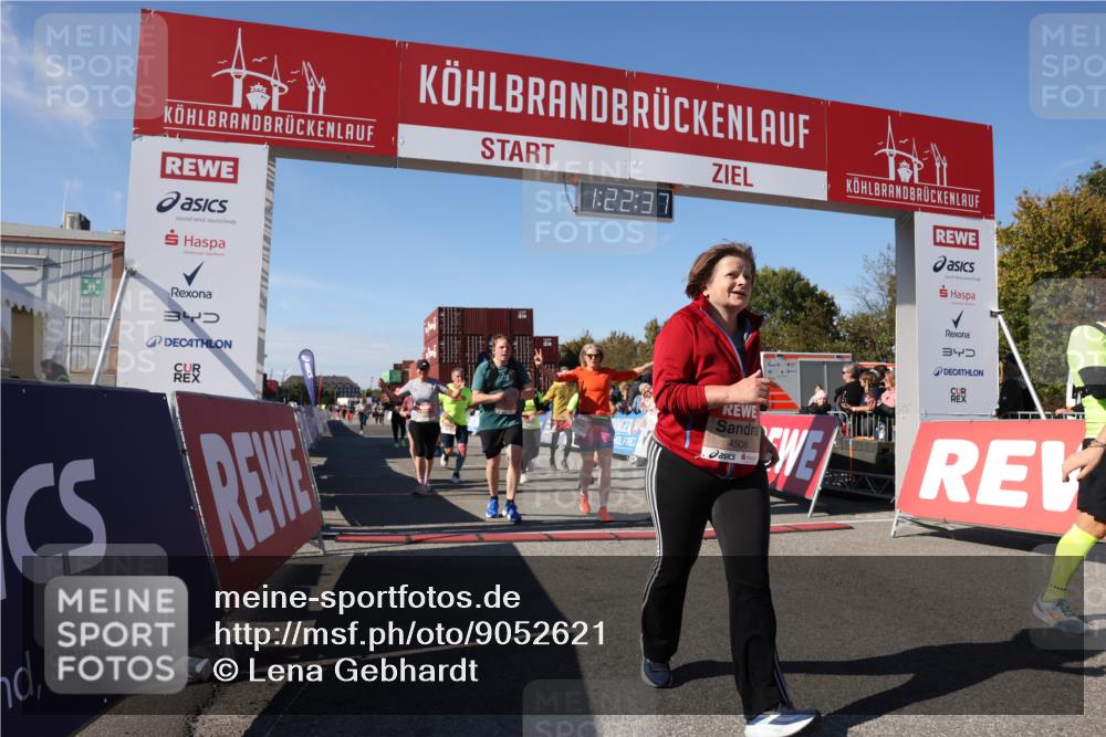03.10.2025 - Köhlbrandbrückenlauf Lena Gebhardt http://msf.ph/oto/9052621 03.10.2025 13:22:37 Ziel 4481, 4482, 4508, 5122, 5125, 5167, 5213, 5214, 5675, 5839, 5928, 5933, 5982, 6107, 6261, 6300, 6413, 6733 meine-sportfotos.de