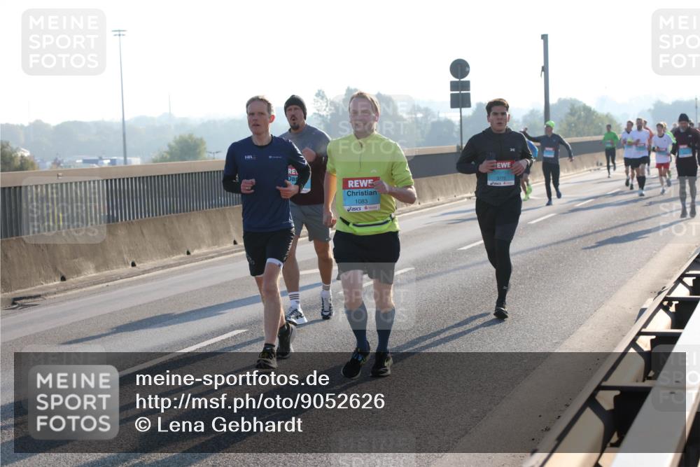 03.10.2025 - Köhlbrandbrückenlauf Lena Gebhardt http://msf.ph/oto/9052626 03.10.2025 09:15:22 Position 1 1083, 3775 meine-sportfotos.de