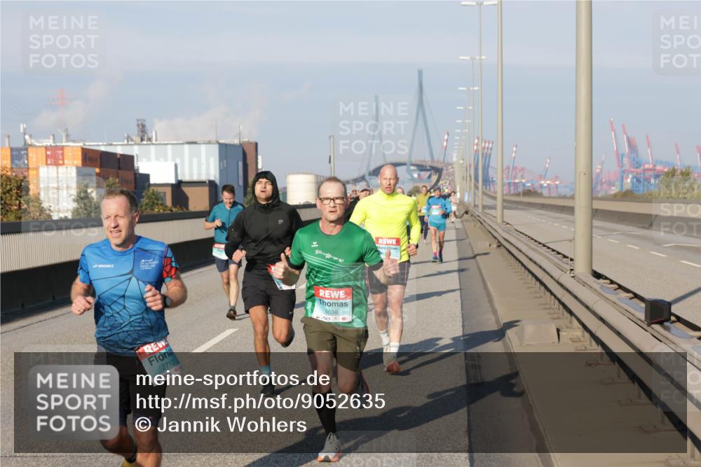 03.10.2025 - Köhlbrandbrückenlauf Jannik Wohlers http://msf.ph/oto/9052635 03.10.2025 09:46:54 Position 3 2712, 3658 meine-sportfotos.de