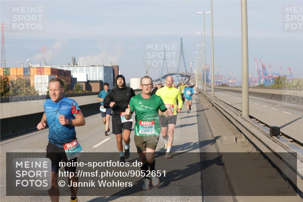 03.10.2025 - Köhlbrandbrückenlauf Jannik Wohlers http://msf.ph/oto/9052651 03.10.2025 09:46:54 Position 3 2712, 3658 meine-sportfotos.de