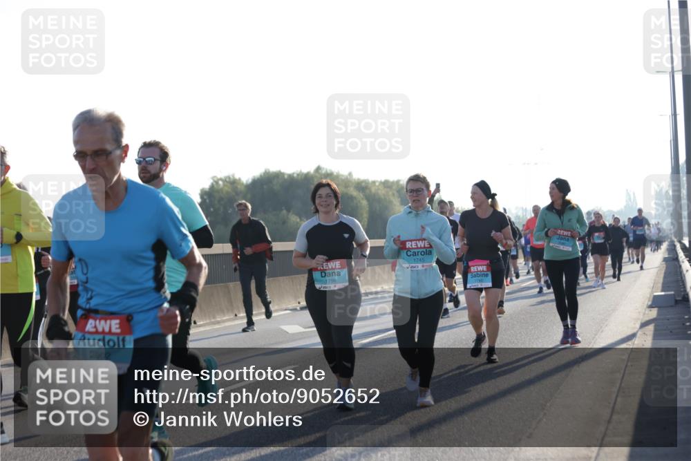 03.10.2025 - Köhlbrandbrückenlauf Jannik Wohlers http://msf.ph/oto/9052652 03.10.2025 09:19:32 Position 3 2902, 1796, 1745 meine-sportfotos.de
