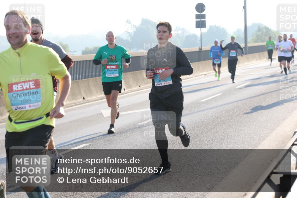 03.10.2025 - Köhlbrandbrückenlauf Lena Gebhardt http://msf.ph/oto/9052657 03.10.2025 09:15:23 Position 1 1083, 3185, 3 meine-sportfotos.de