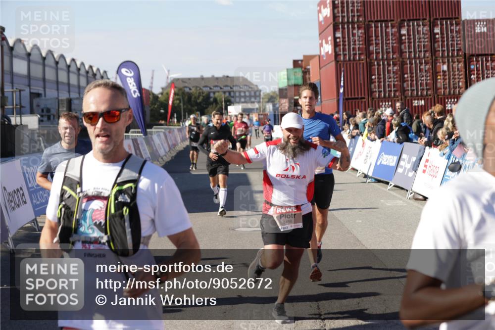 03.10.2025 - Köhlbrandbrückenlauf Jannik Wohlers http://msf.ph/oto/9052672 03.10.2025 13:09:11 Ziel 4057, 4197, 4334, 4346, 4351, 4377, 4381, 4486, 4901, 5242, 5740, 5953, 6037, 6562, 6630, 6814, 6816 meine-sportfotos.de