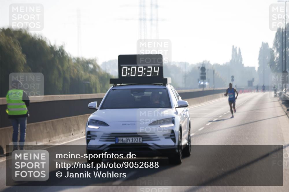 03.10.2025 - Köhlbrandbrückenlauf Jannik Wohlers http://msf.ph/oto/9052688 03.10.2025 09:09:34 Position 3 0, 09, 34, 193 meine-sportfotos.de