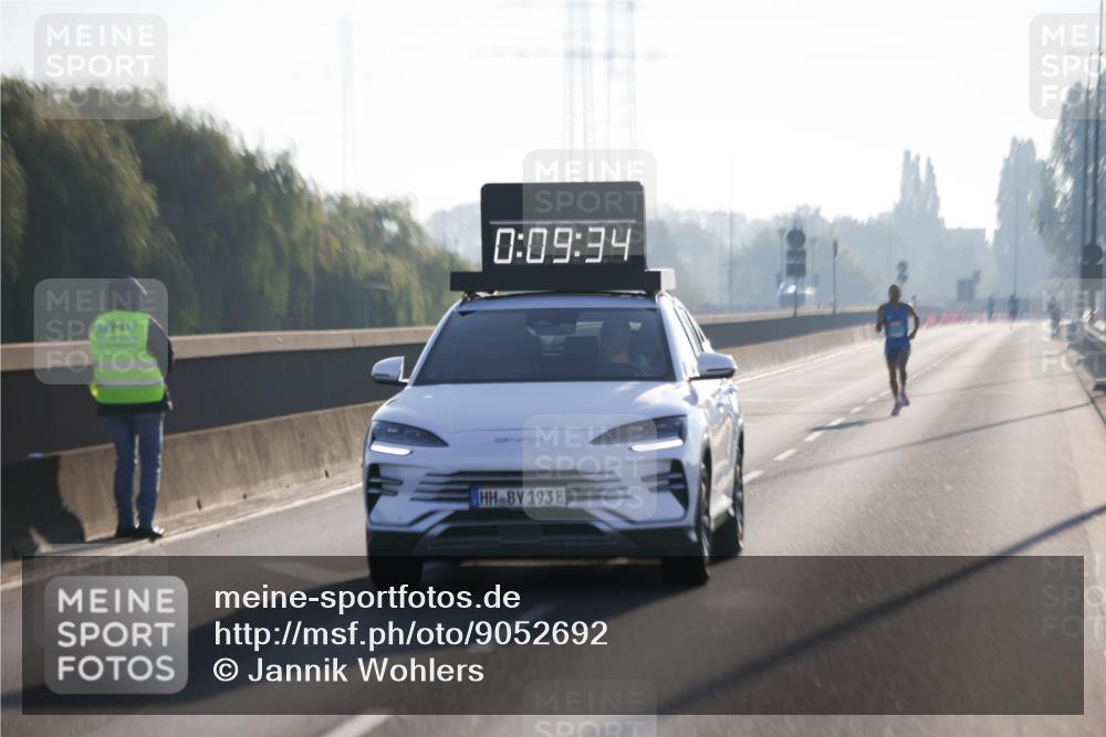 03.10.2025 - Köhlbrandbrückenlauf Jannik Wohlers http://msf.ph/oto/9052692 03.10.2025 09:09:34 Position 3 0, 09, 34, 193 meine-sportfotos.de