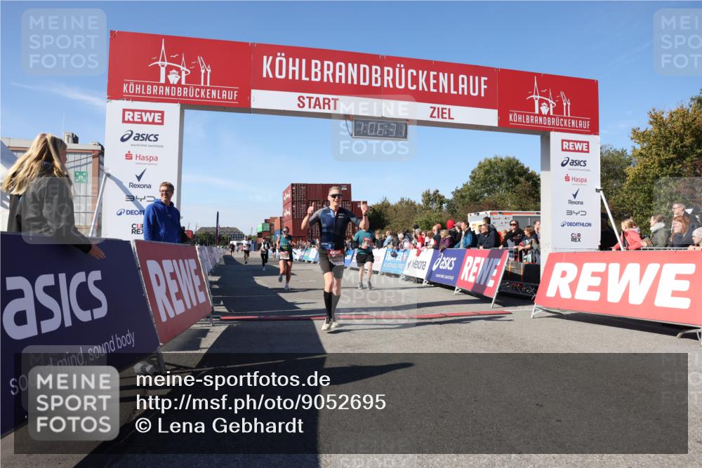 03.10.2025 - Köhlbrandbrückenlauf Lena Gebhardt http://msf.ph/oto/9052695 03.10.2025 13:06:31 Ziel 4015, 4026, 4122, 4124, 4151, 4312, 4396, 4550, 4658, 4659, 5563, 5641, 5970, 6193, 6256 meine-sportfotos.de