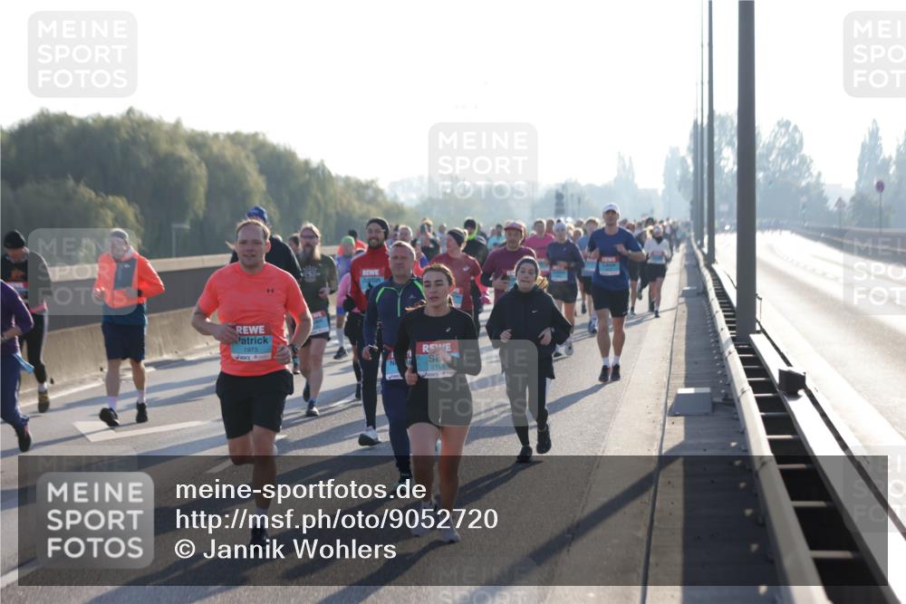 03.10.2025 - Köhlbrandbrückenlauf Jannik Wohlers http://msf.ph/oto/9052720 03.10.2025 09:19:37 Position 3 1973, 2155 meine-sportfotos.de