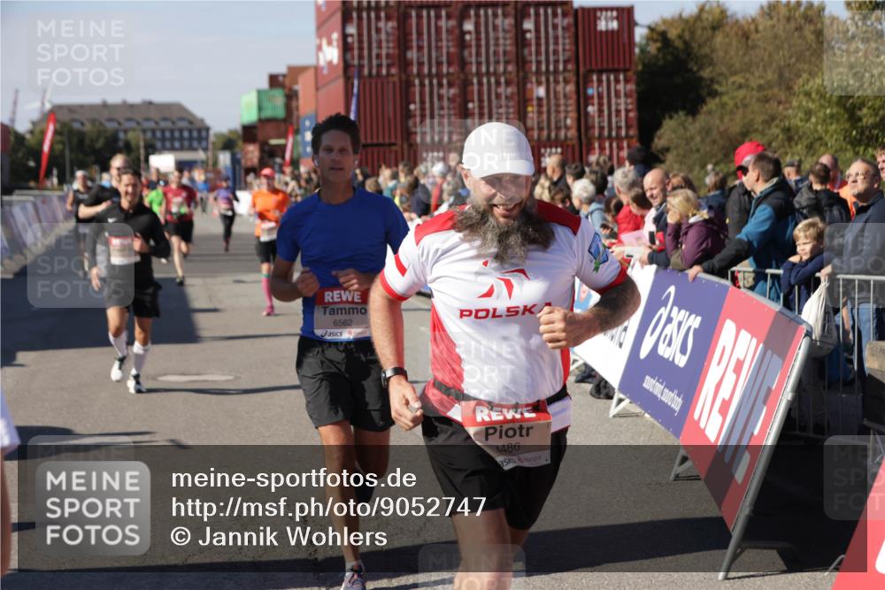 03.10.2025 - Köhlbrandbrückenlauf Jannik Wohlers http://msf.ph/oto/9052747 03.10.2025 13:09:12 Ziel 4197, 4334, 4346, 4351, 4377, 4381, 4486, 4901, 5242, 5740, 5953, 6037, 6562, 6630, 6814, 6816 meine-sportfotos.de