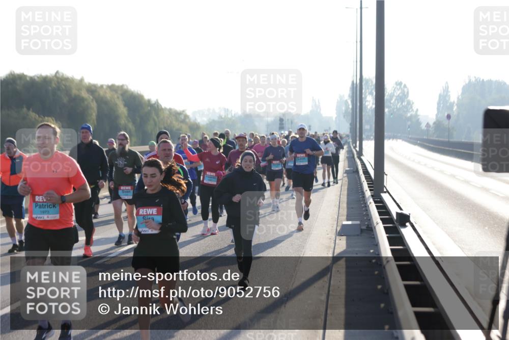 03.10.2025 - Köhlbrandbrückenlauf Jannik Wohlers http://msf.ph/oto/9052756 03.10.2025 09:19:38 Position 3 1973 meine-sportfotos.de
