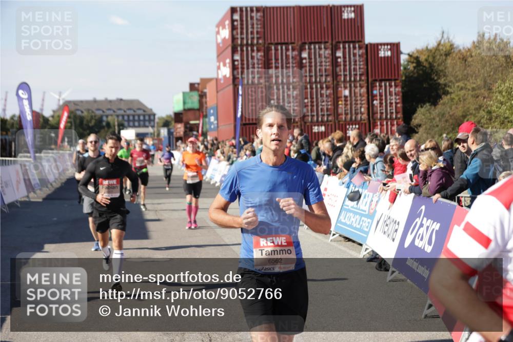 03.10.2025 - Köhlbrandbrückenlauf Jannik Wohlers http://msf.ph/oto/9052766 03.10.2025 13:09:13 Ziel 4197, 4334, 4346, 4351, 4377, 4486, 4901, 5242, 5740, 5953, 6037, 6062, 6349, 6562, 6630, 6814, 6816 meine-sportfotos.de