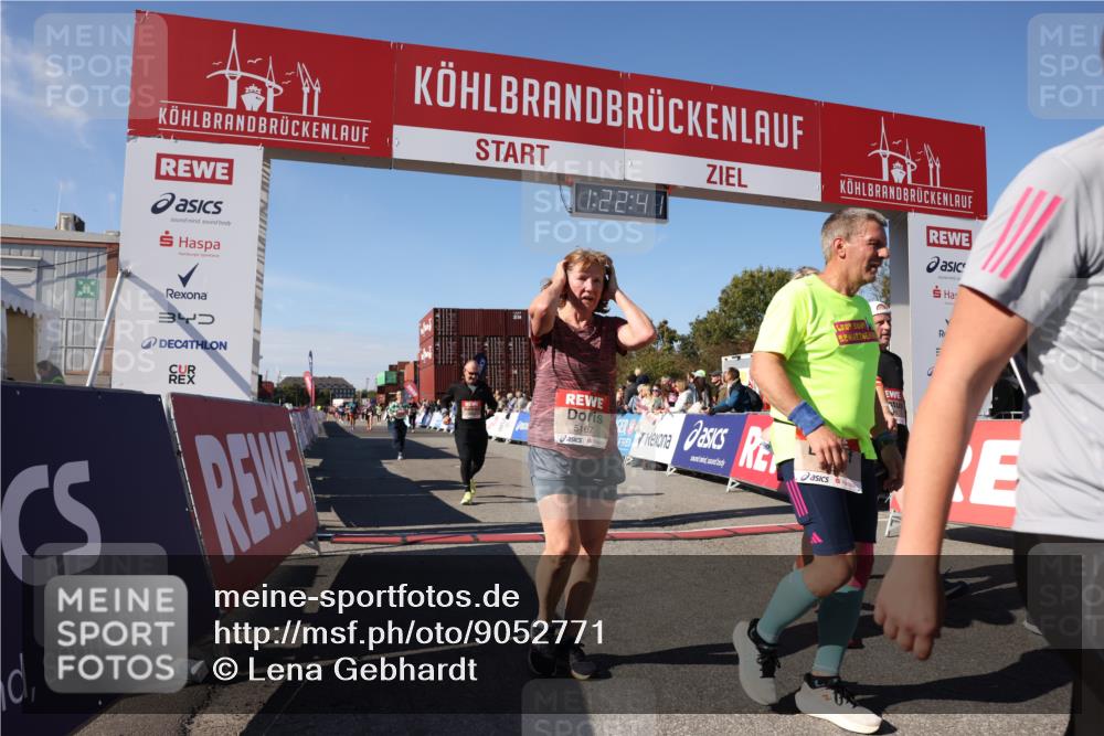 03.10.2025 - Köhlbrandbrückenlauf Lena Gebhardt http://msf.ph/oto/9052771 03.10.2025 13:22:41 Ziel 4481, 4482, 4508, 5122, 5125, 5167, 5213, 5214, 5675, 5839, 5928, 5933, 5982, 6107, 6261, 6300, 6413, 6733 meine-sportfotos.de