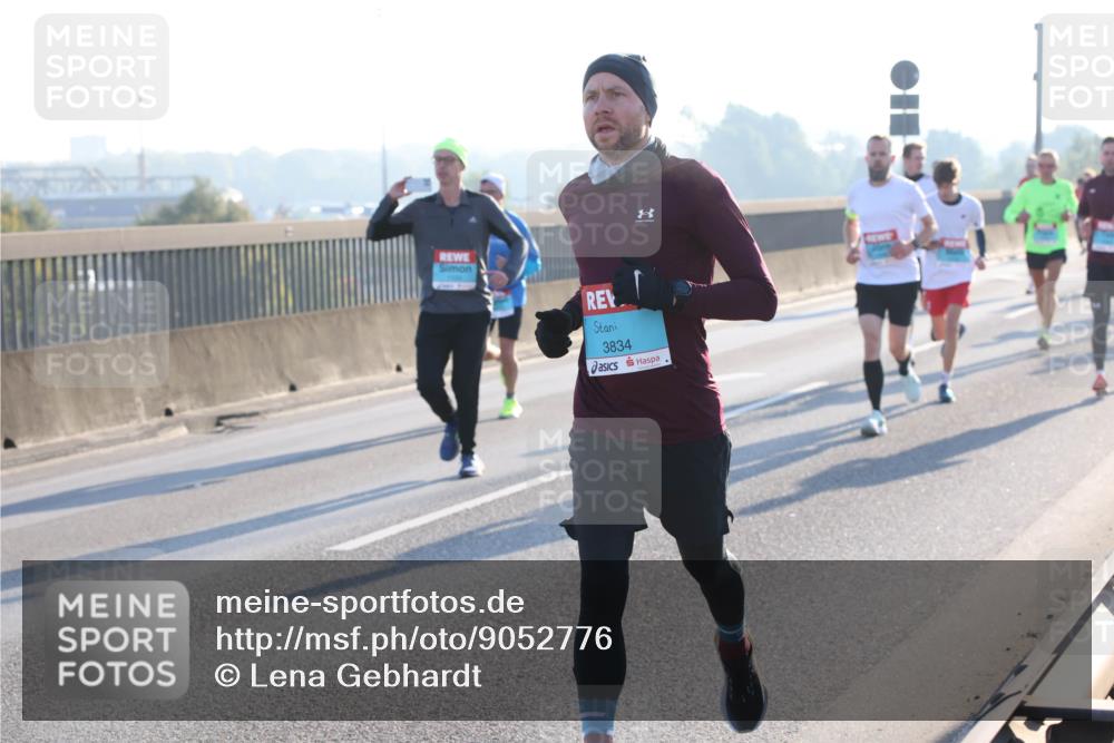 03.10.2025 - Köhlbrandbrückenlauf Lena Gebhardt http://msf.ph/oto/9052776 03.10.2025 09:15:28 Position 1 8, 3834 meine-sportfotos.de