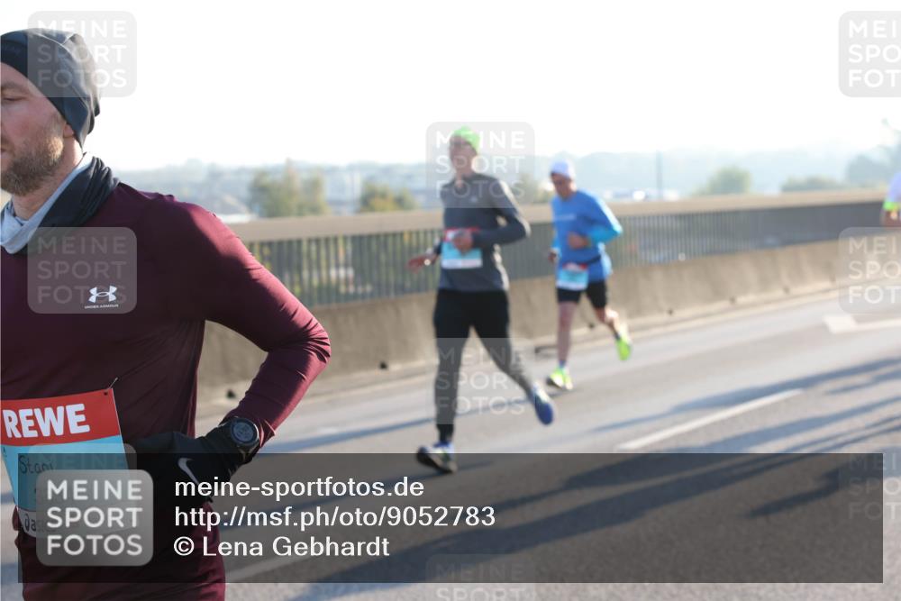 03.10.2025 - Köhlbrandbrückenlauf Lena Gebhardt http://msf.ph/oto/9052783 03.10.2025 09:15:29 Position 1 3834 meine-sportfotos.de