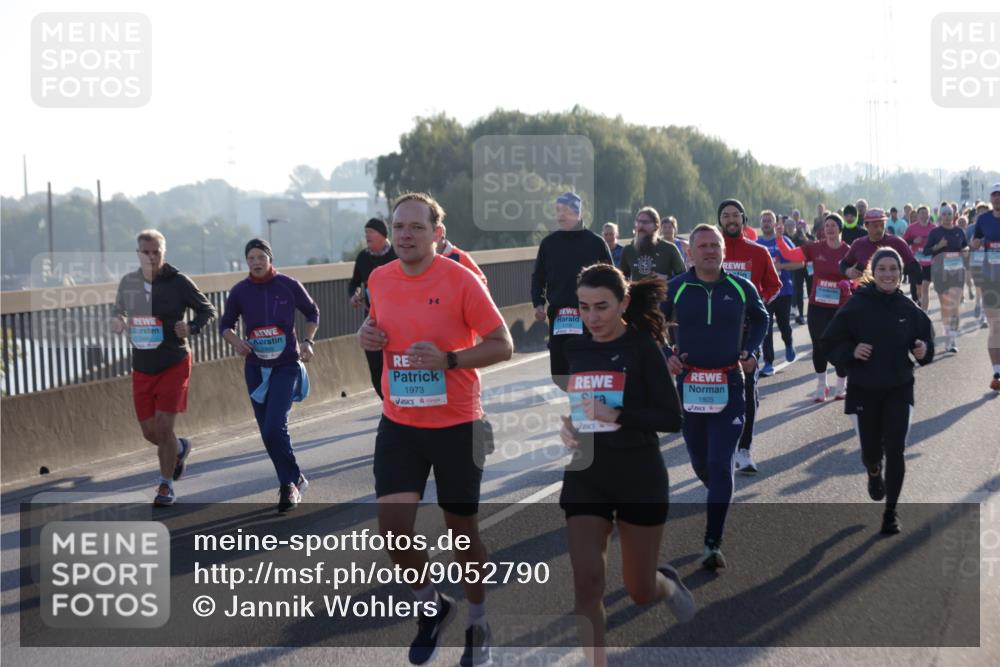 03.10.2025 - Köhlbrandbrückenlauf Jannik Wohlers http://msf.ph/oto/9052790 03.10.2025 09:19:39 Position 3 1973, 1805 meine-sportfotos.de