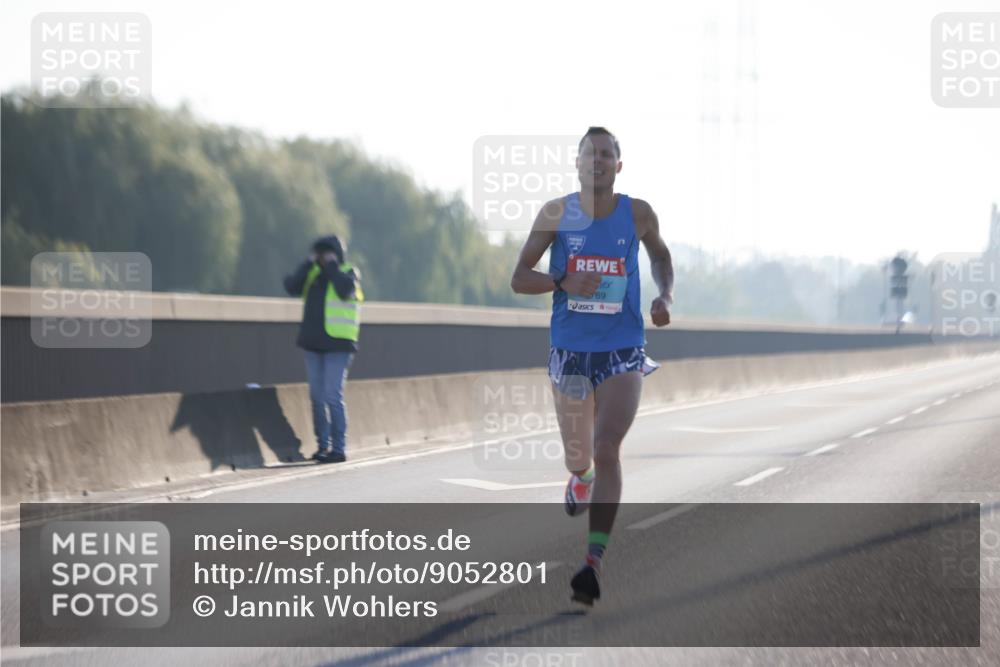 03.10.2025 - Köhlbrandbrückenlauf Jannik Wohlers http://msf.ph/oto/9052801 03.10.2025 09:09:43 Position 3 769 meine-sportfotos.de