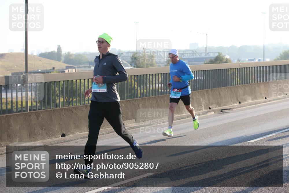 03.10.2025 - Köhlbrandbrückenlauf Lena Gebhardt http://msf.ph/oto/9052807 03.10.2025 09:15:30 Position 1  meine-sportfotos.de
